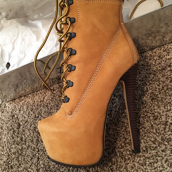 Heel Boots - Picture 2 of 5